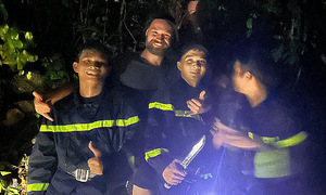 Rescue of two Russian hikers on Co Tien mountain