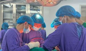 Colon replaces esophagus in cancer patient