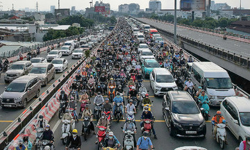 Severe congestion plagues eastern gateway to Ho Chi Minh City