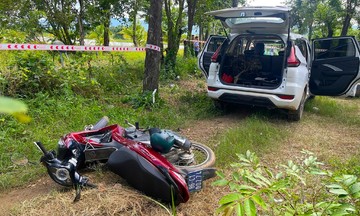 Driver arrested after hitting 4 police motorbikes