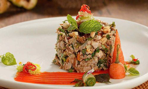 Western tourist explores Vietnam's 'vegetarian food capital'