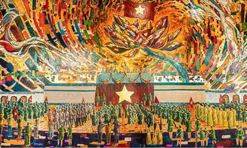 Massive lacquer painting of Ho Chi Minh reading the declaration of independence sets Guinness world record