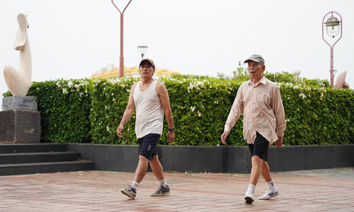 Managing blood pressure without medication