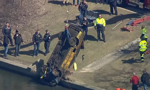 Nearly 100 cars discovered in Chicago river