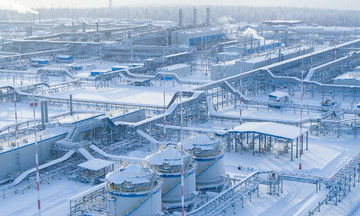 Putin secures energy win in China trip