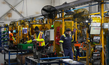 Canada loses 66,000 jobs in August