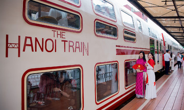 Hanoi's '5 gates' train begins passenger service