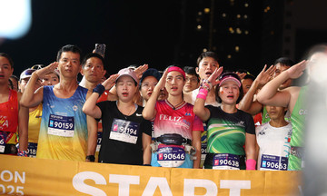 13,000 runners create a running festival in Nha Trang