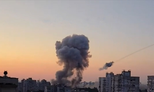 Ukrainian air defense missile appears to self-destruct over Kyiv