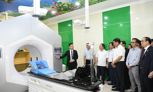 Phu Tho opens high-tech radiation therapy center