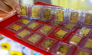 Domestic gold prices surge nearly 49% in a year