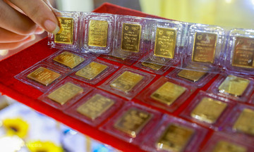 Domestic gold prices surge nearly 49% in a year