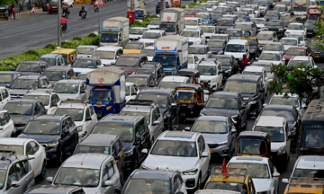 The incessant honking problem leaves traffic police powerless in Mumbai