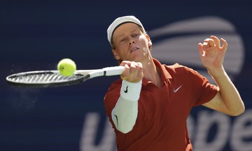 Jannik Sinner's secret to decoding serves