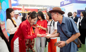 Sun Group's exhibit draws crowds at A80 exhibition