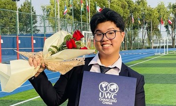 Essays about his mother earn student two full scholarships to the US