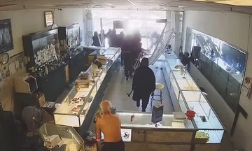 San Jose mayor outraged by brazen robbery of Vietnamese-owned jewelry store