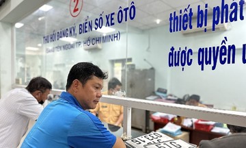 Vehicle registration fees to drop in Hanoi and Ho Chi Minh City in 2025