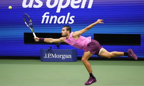 Coach Ferrero: "Alcaraz is like a chameleon"