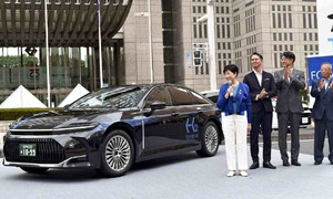 Hydrogen taxis hit the streets of Tokyo