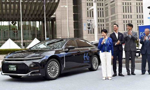 Hydrogen taxis hit the streets of Tokyo