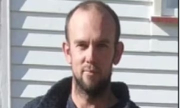 New Zealand father who lived in bush with children for 4 years killed in shootout