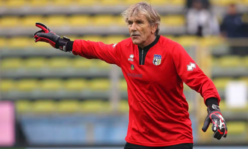 82-year-old Serie A legend returns to the pitch