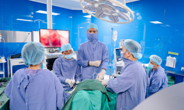 76-year-old undergoes successful removal of pancreatic cyst and colon cancer at Hong Ngoc General Hospital