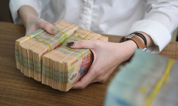Over 1,200 commune-level units urged to pay delayed salaries by September 15