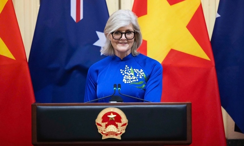 Australian governor-general wears Vietnamese ao dai at state dinner