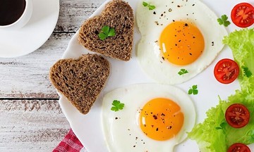 Debunking the myth about eggs and cholesterol