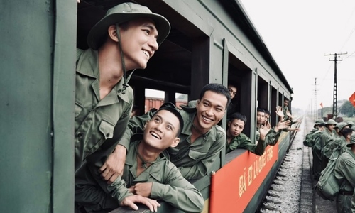 Schools buy thousands of 'Mua do' tickets for students