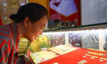 Prime minister requests reports on gold and stock market management