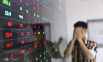 73% of stocks on HoSE decline