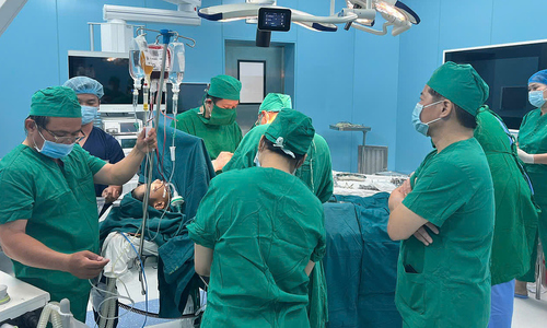 17-year-old undergoes emergency surgery in Con Dao after traffic accident