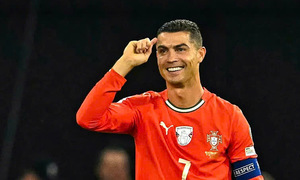 Ronaldo named 'greatest player of all time'