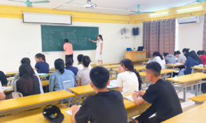 Students in limbo after Kinh Bac University's suspension
