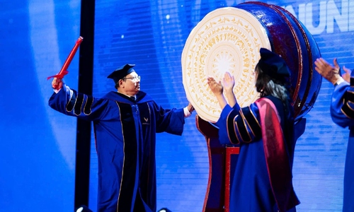 VinUni welcomes new president at sixth opening ceremony