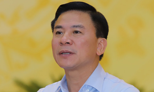 Central organizing committee deputy head Do Trong Hung's travel restricted