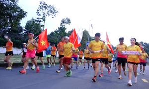 Can Tho runners warm up, welcoming VnExpress Marathon