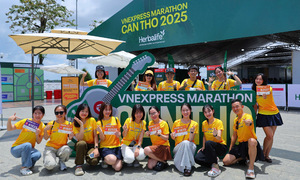 Thousands of runners gather at the Mekong Delta expo for the VnExpress Marathon Can Tho