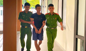 Man attacks police station and officer