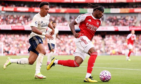 Arsenal fans apologize to Madueke