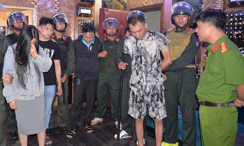 Over 300 police officers raid multiple drug dens
