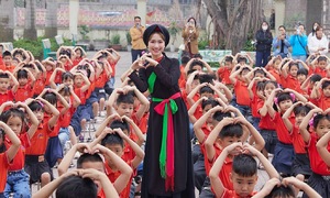 Four groups of artists and athletes prioritized for teaching positions