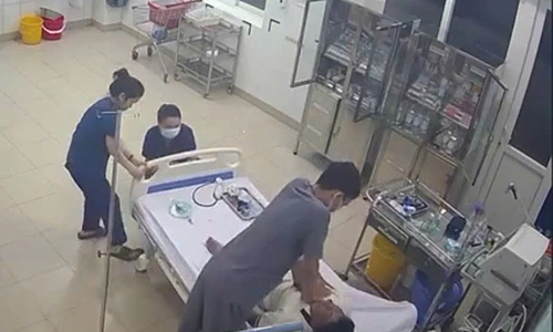 Man suffers cardiac arrest after walking himself to the emergency room