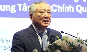 Deputy prime minister seeks UK investors for Vietnam's financial centers