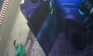 Suspect arrested in theft of gold jewelry from parked car