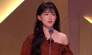 Li Ziqi embraces the 'autumn breeze' style