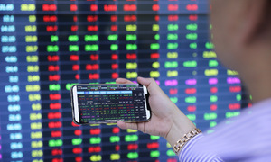 Stock market breaks winning streak